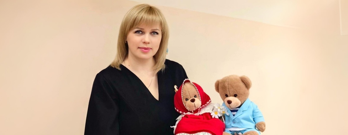 Ольга Николаева из поселка Крестцы стала участником III Всероссийской премии «Служение» с авторской методикой патриотического воспитания