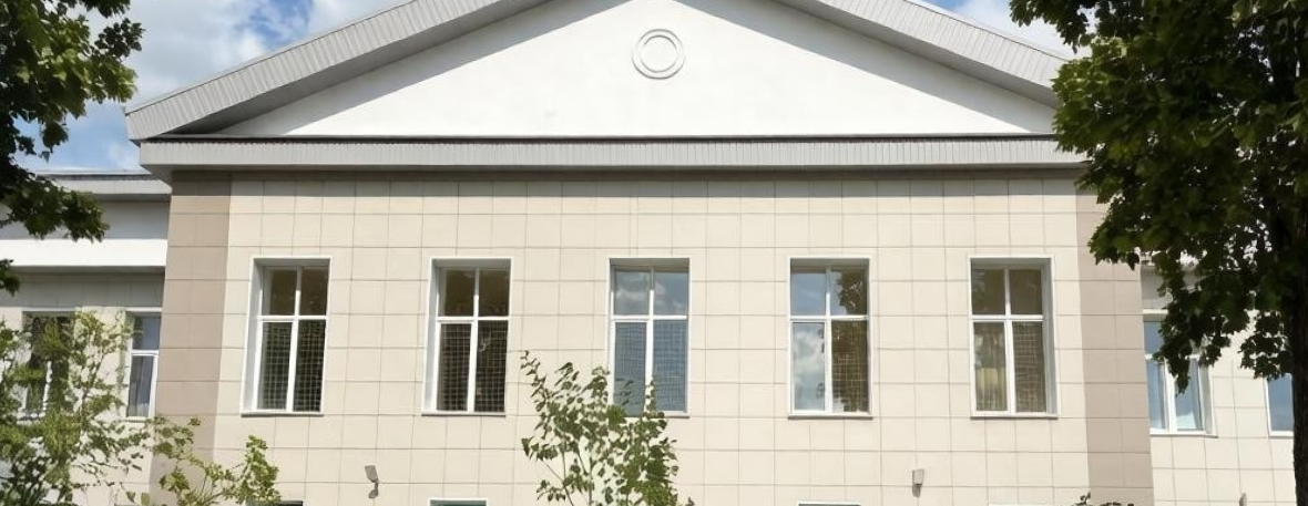 В поселке Тёсово-Нетыльский Новгородского муниципального округа завершился капитальный ремонт школы по нацпроекту «Молодежь и дети»